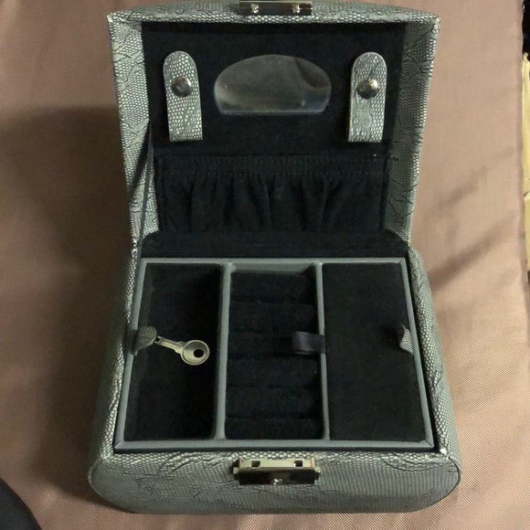 Vintage Tuscan Designs jewelry box excellent condition - Picture 2 of 8